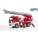 Bruder 02771 - MAN Feuerwehr mit Drehleiter, Wasserpumpe